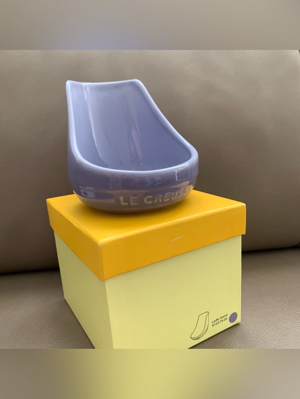 BNIB Le Creuset Ladle Holder/Spoon Rest - Pastel Purple